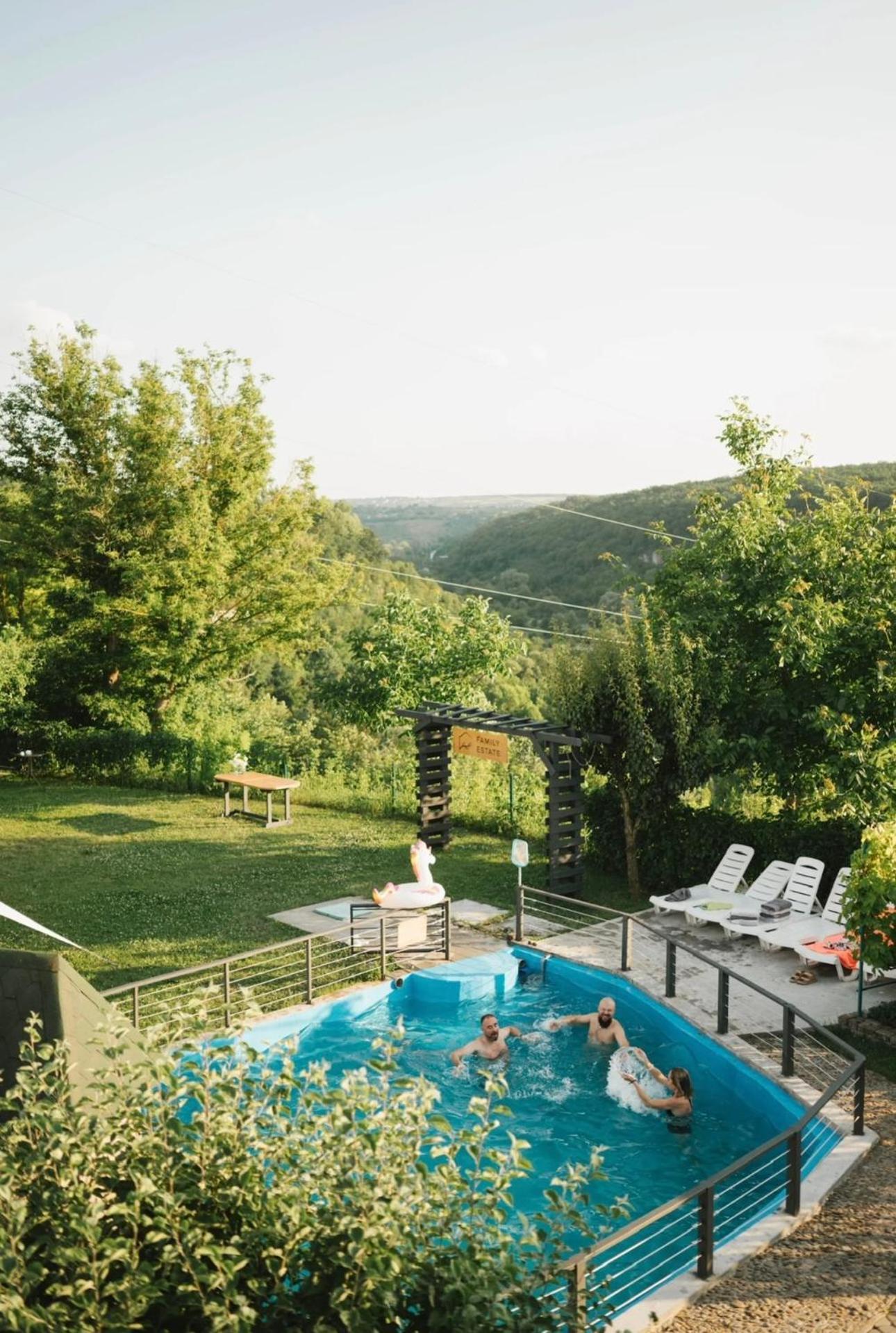 Сottage "Family Estate" Villa Kamianets-Podilskyi Ngoại thất bức ảnh